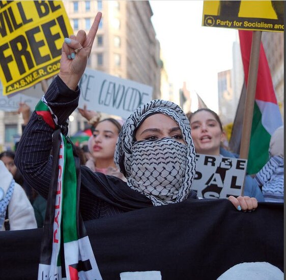 تظاهرات گروهی از حامیان فلسطین در شهر نیویورک آمریکا