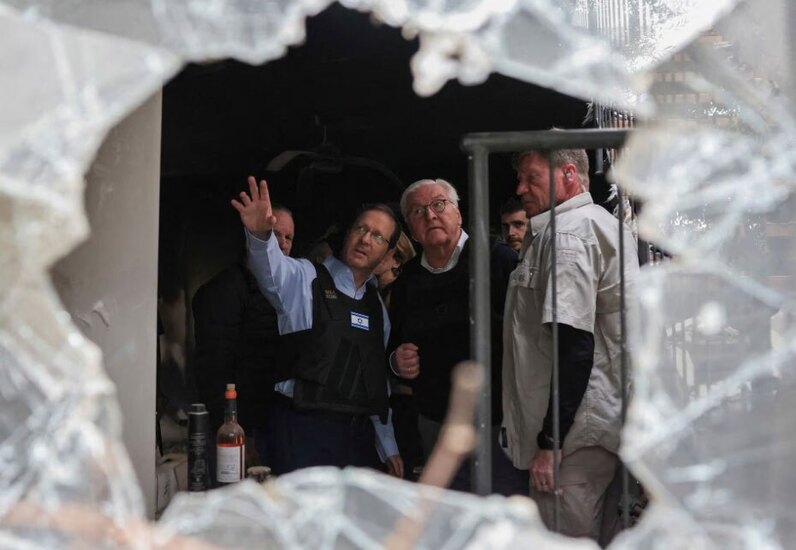 رییس جمهوری اسراییل در حال ارایه توضیح به همتای آلمانی 