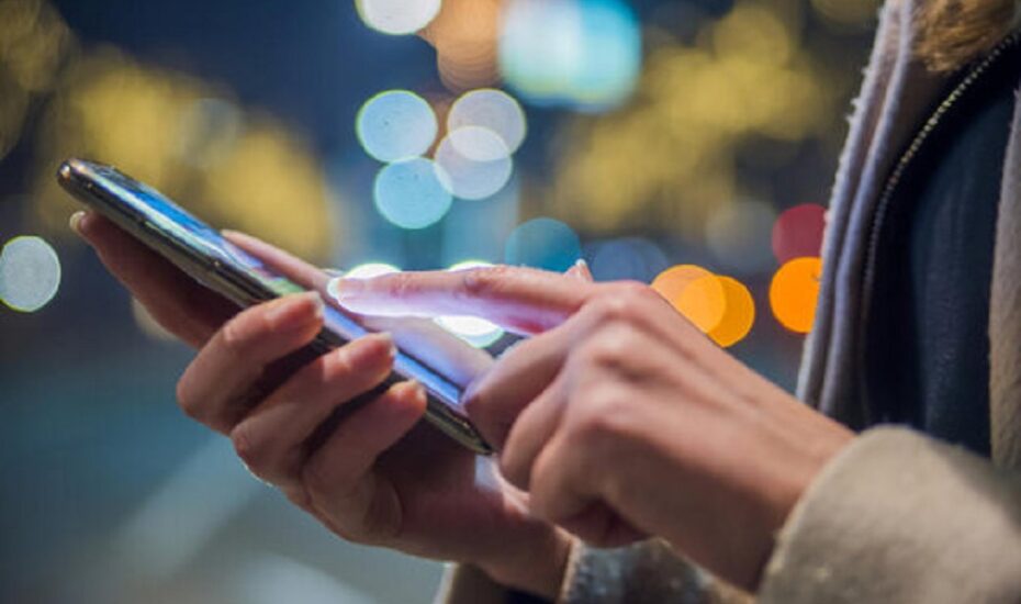 تمام معایب کار کردن با گوشی