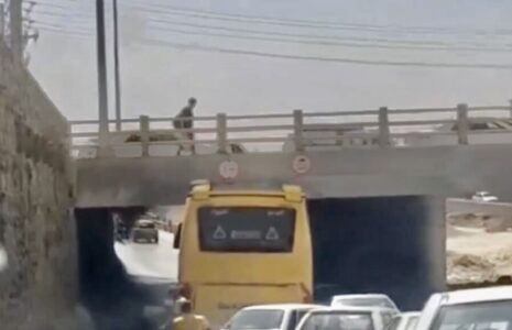 تکه‌پاره شدن سقف اتوبوس برخورد به پل