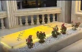 واکنش رائفی پور به سنگ قبر نورانی