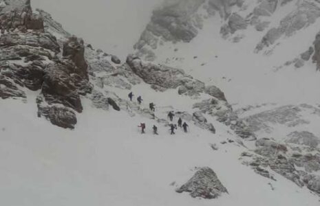 گرفتاری ۹ کوهنورد ‌در بهمن اشترانکوه