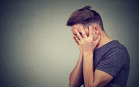 ۳ توصیه برای کنترل اضطراب شدید