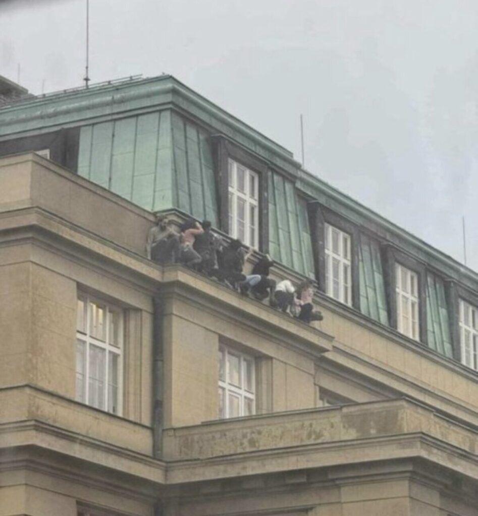  تیراندازی در دانشگاه پراگ