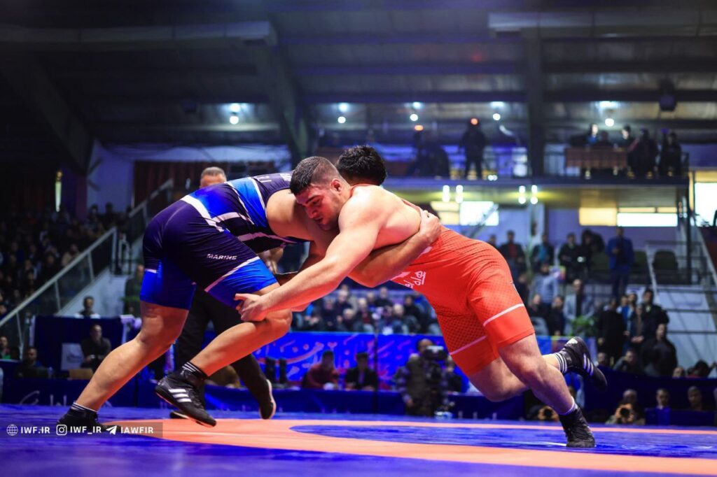  کشتی آزاد بزرگسالان قهرمانی کشور