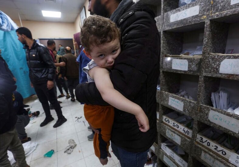 مجروحان بمباران مدرسه ای در خان یونس نوار غزه 