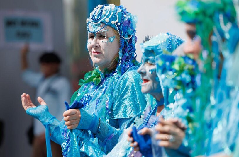 فعالان محیط زیستی جنبش موسوم به "شورش علیه انقراض" در شهر ملبورن استرالیا