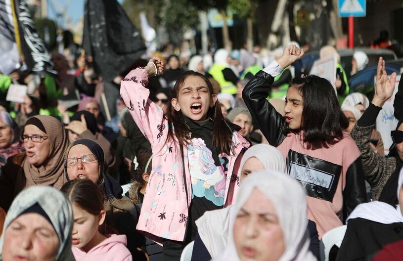 دیدنی های امروز؛ از اوضاع غزه تا تولد ستاره بالیوود تظاهرات فلسطینی ها در شهر الخلیل در کرانه باختری در اعلام همبستگی با مردم غزه