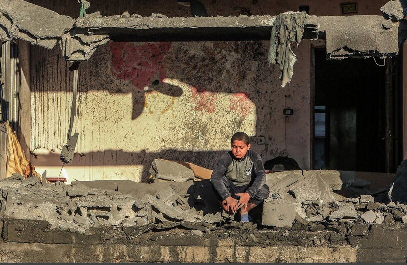 پیکر شهدای فلسطینی حملات اسراییل در بیمارستان النجار 