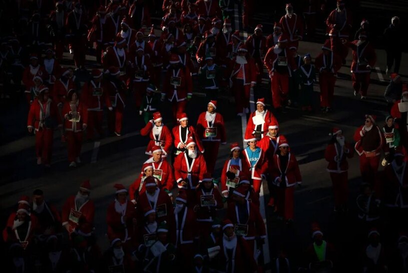 مسابقه خیریه دو بابانوئل ها به مناسبت کریسمس 