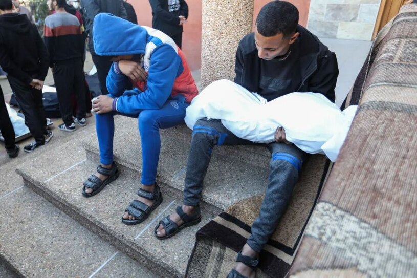 دیدنی های امروز؛ از عذرخواهی مدیر فروشگاه بزرگ ژاپن تا سالگرد تولد مائو شهر خان یونس در جنوب نوار غزه