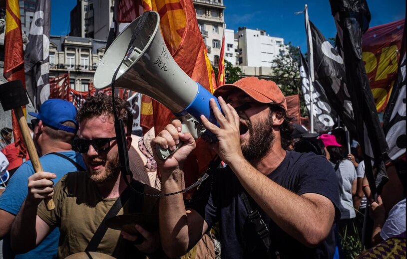 اعتراضات علیه سیاست های اقتصادی رییس جمهوری جدید آرژانتین