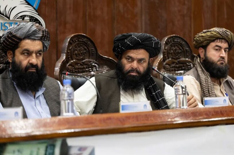 نشست خبری هدایت الله بدری رییس بانک افغانستان