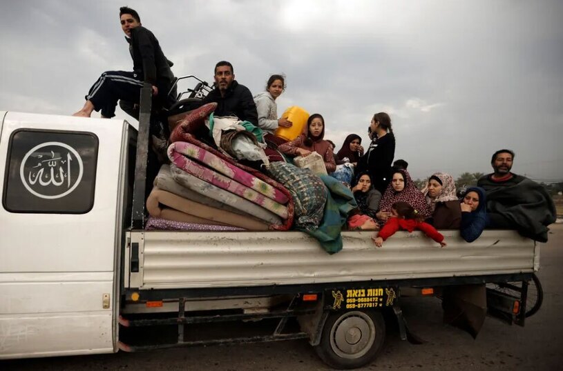 دیدنی های امروز؛ از تصاویر منتخب فضایی تا حمله موشکی اوکراین به روسیه جابجایی خانواده های فلسطینی در شهر خان یونس