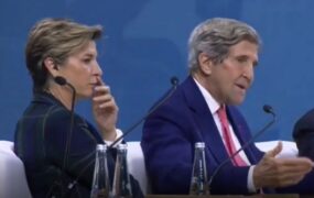 باد معده جان کری اجلاس جهانی