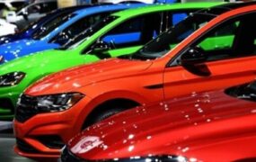 عادل فردوسی‌پور مجوز جنجالی واردات خودرو