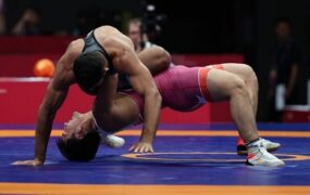 پرتاب بطری آب فرنگی کار ایران