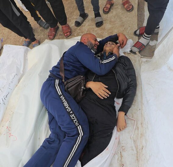 دیدنی های امروز؛ از تشییع شهدای حادثه تروریستی کرمان تا ادامه جستجو در مناطق زلزله زده ژاپن شهادت تمامی اعضای یک خانواده در بمباران خانه ای مسکونی