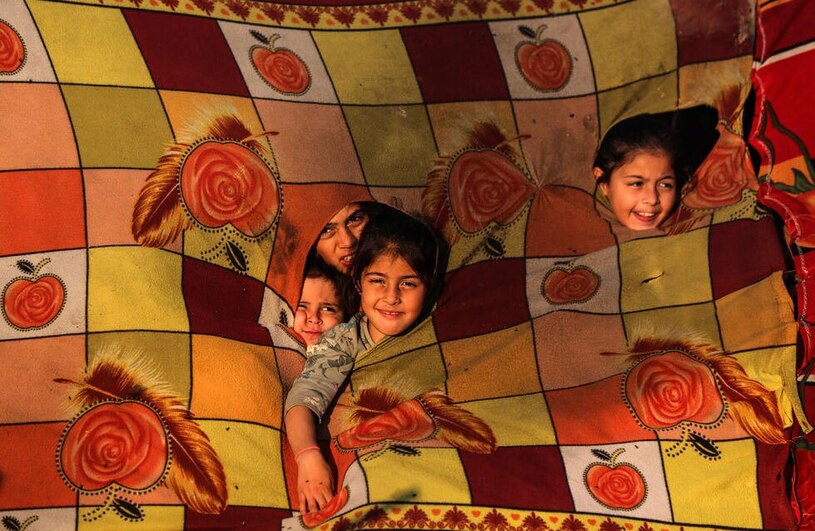 دیدنی های امروز؛ ادامه اعتراضات حامیان فلسطین از آمریکا تا اروپا چادرهای اردوگاه آوارگان جنگ در شهر دیر البلح