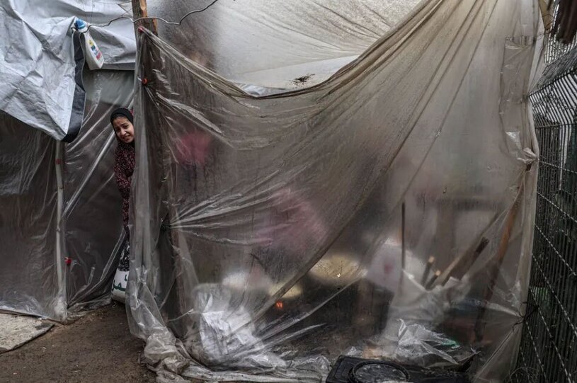 دیدنی های امروز؛ ادامه اعتراضات حامیان فلسطین از آمریکا تا اروپا چادرهای اردوگاه آوارگان جنگ در شهر دیر البلح