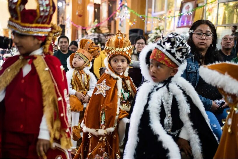 دیدنی های امروز؛ از جشن روز بزرگسالی در ژاپن تا کریسمس مسیحیان ارتدوکس کودکان در رژه سنتی "سه مرد خردمند" در مکزیک