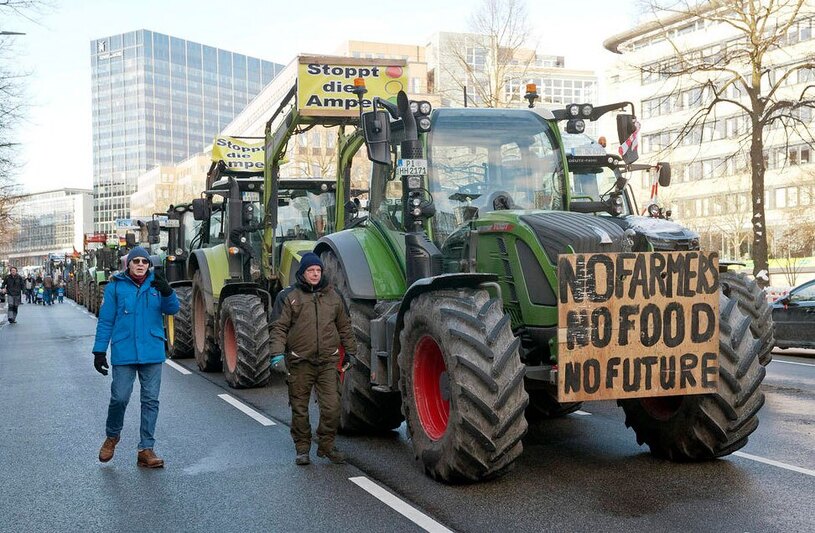 اعتراض کشاورزان آلمانی به افزایش مالیات دولت