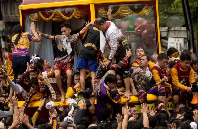 دیدنی های امروز؛ از کاروان پناهجویان عازم آمریکا تا خودروی مفهومی جدید هوندا ازدحام جمعیت در یک راهپیمایی مذهبی سالانه