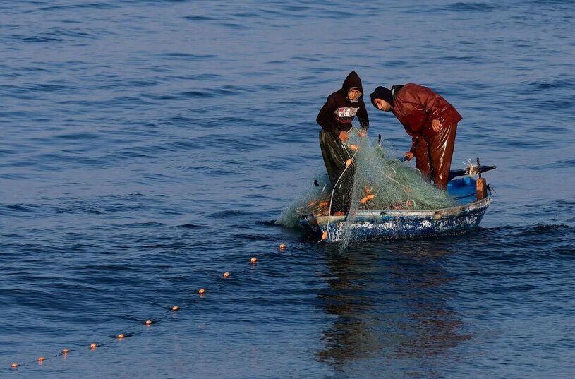 دیدنی های امروز؛ از جشنواره های هندی تا بزرگ ترین مارپیچ برفی دنیا ماهیگیری در ساحل شهر رفح