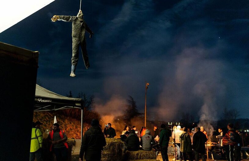 دیدنی های امروز؛ از انتخابات آمریکا تا اعتراضات کشاورزان فرانسوی اعتراض نمادین کشاورزان فرانسوی