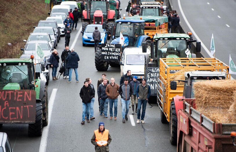 دیدنی های امروز؛ از انتخابات آمریکا تا اعتراضات کشاورزان فرانسوی اعتراض نمادین کشاورزان فرانسوی