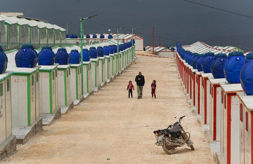 دیدنی های امروز؛ از انتخابات آمریکا تا اعتراضات کشاورزان فرانسوی اردوگاه اسکان زلزله زدگان در حلب