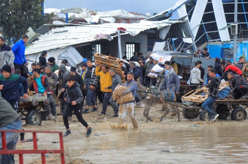 کوچ فلسطینی های ساکن غزه از منطقه جنگی خان یونس