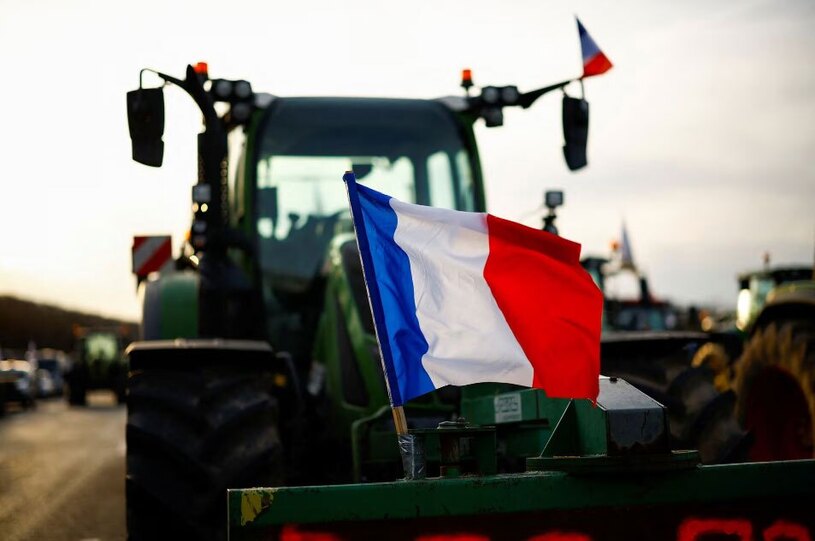 دیدنی های امروز؛ از نجات کشتی ماهیگیری ایرانی در سواحل سومالی تا اعتصاب کشاورزان فرانسوی ادامه اعتصاب سراسری کشاورزان فرانسوی در پاریس