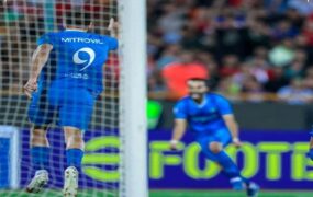 الهلال جذب خارج از برنامه یک ستاره
