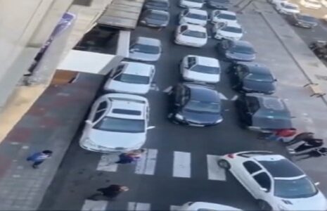 راننده عصبانی خودرو خیابان