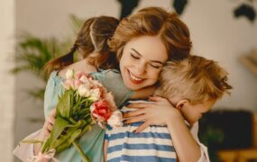 ۱۲ ایده خوب و حتی کم‌خرج برای تبریک روز مادر
