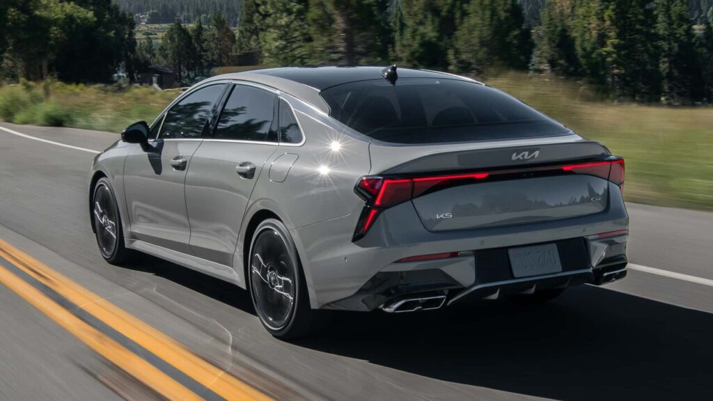 خودروی وارداتی بازار ایران نیامده تغییر کرد کیا K۵