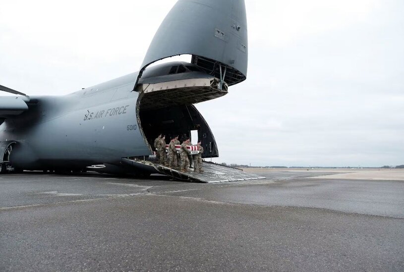 بازگشت اجساد 3 سرباز کشته شده آمریکایی