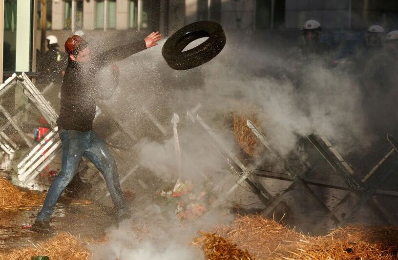 کشیده شدن اعتراضات سراسری کشاورزان فرانسوی و آلمانی به دیگر کشورهای اروپایی