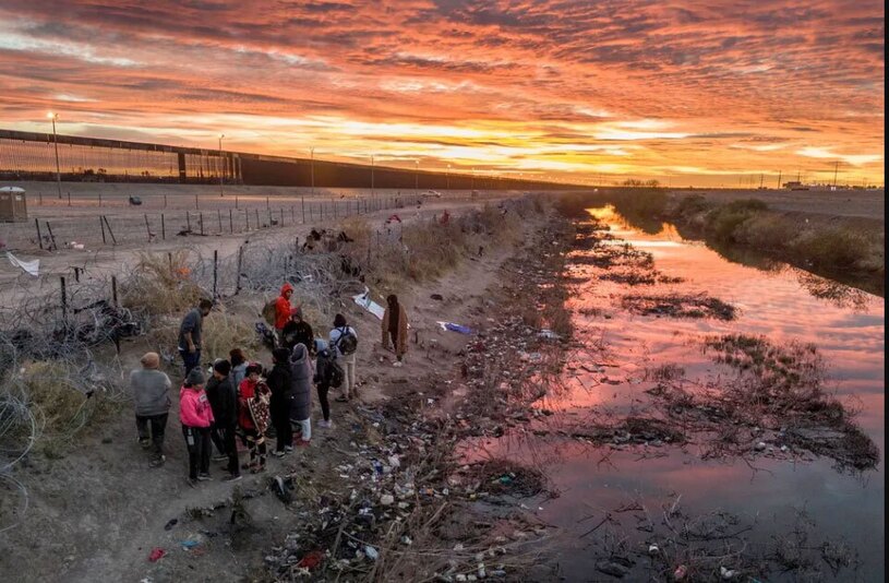 دیدنی های امروز؛ از لندنی های پایِ کار فلسطین تا سال نو چینی گروهی از پناهجویان در مرز " ال پاسو"