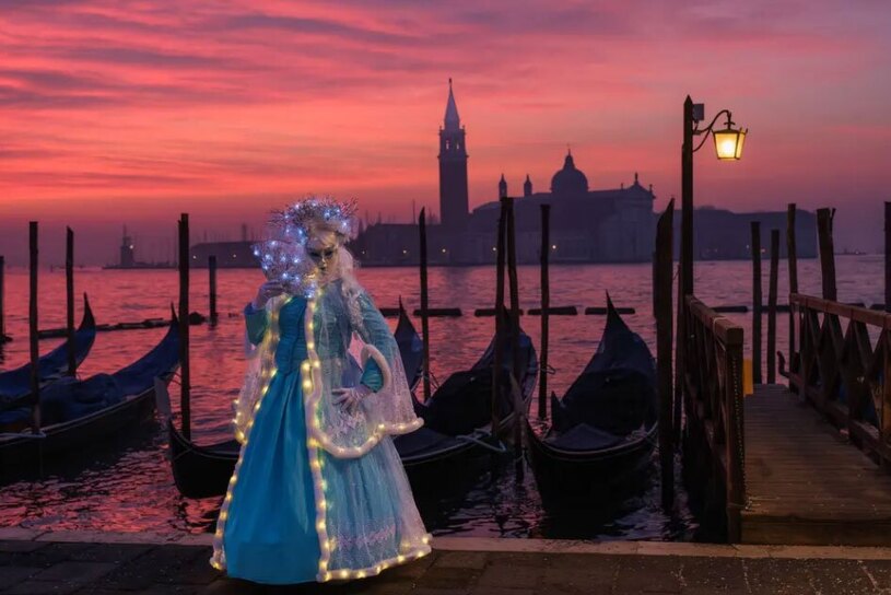 دیدنی های امروز؛ از آتش سوزی جنگلی شیلی تا قطارهای بنگلادش کارناوال سالانه در ونیز ایتالیا