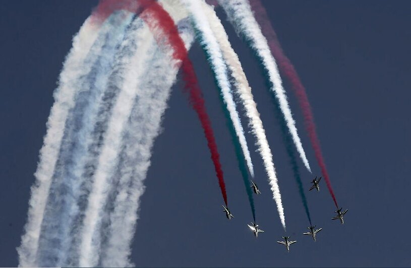 دیدنی های امروز؛ از آتش سوزی جنگلی شیلی تا قطارهای بنگلادش نمایش تیم آکروباتیک هوایی نیروی هوایی سعودی