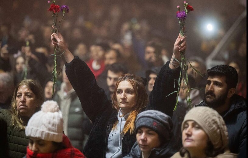 دیدنی های امروز؛ از تبلیغات انتخابات ریاست جمهوری آمریکا تا سالگرد زلزله ترکیه نخستین سالگرد زلزله ویرانگر در 13 استان ترکیه