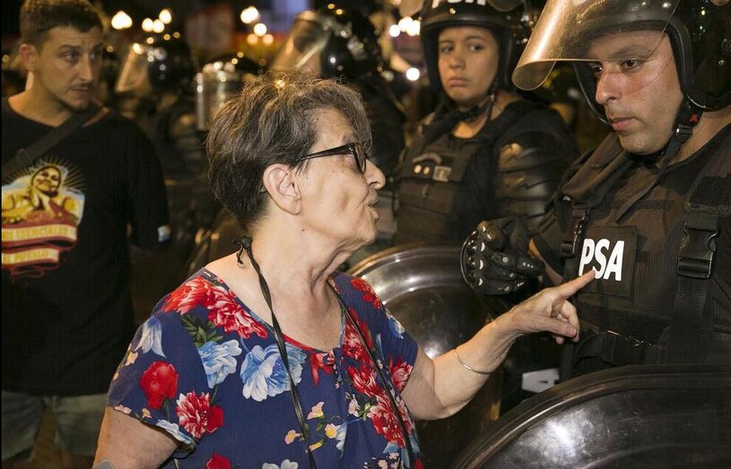 دیدنی های امروز؛ از اعتراضات کشاورزان اروپایی تا سفر رییس جمهوری جدید آرژانتین به اسراییل تظاهرات مخالفان سیاست های اقتصادی "خاویر میلی"