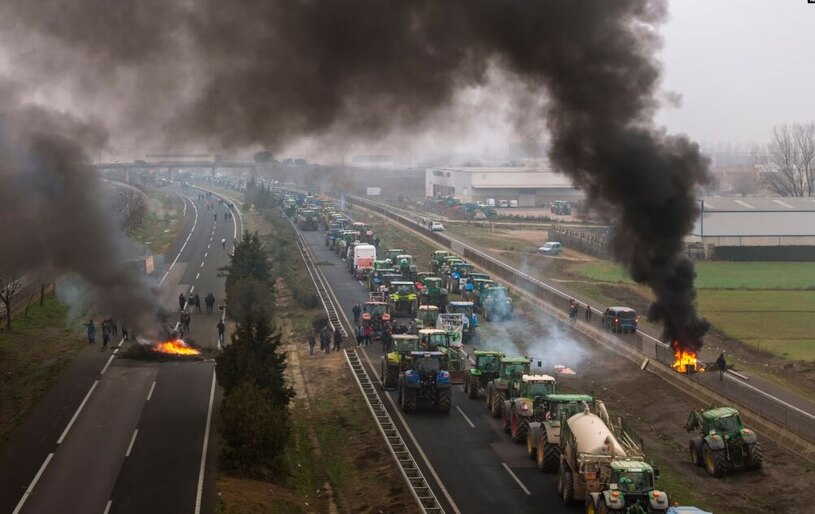 دیدنی های امروز؛ از اعتراضات کشاورزان اروپایی تا سفر رییس جمهوری جدید آرژانتین به اسراییل اعتراضات و اعتصابات کشاورزان در سراسر کشورهای اروپایی