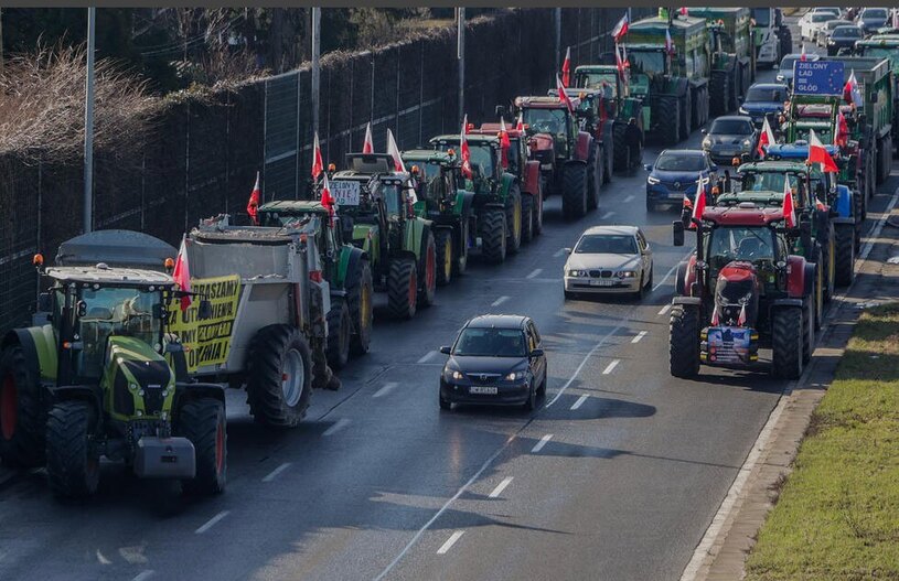 دیدنی های امروز؛ از جشن چهل و پنجمین سالگرد پیروزی انقلاب تا کارناوال درسدن آلمان اعتراضات کشاورزان لهستانی