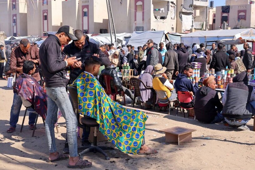 یک سلمانی در شهر رفح 