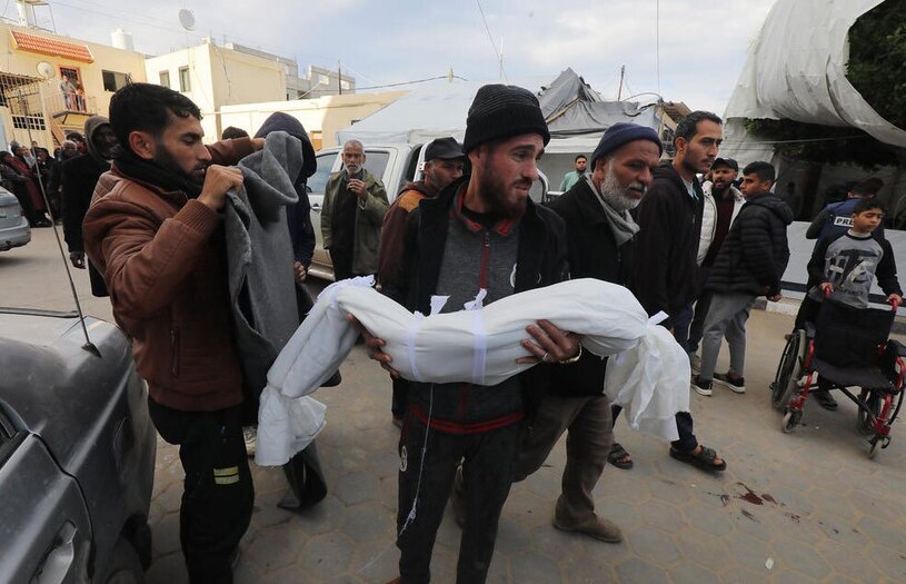 دیدنی های امروز؛ خطر قحطی در غزه محوطه بیمارستان الاقصی در شهر دیر البلح