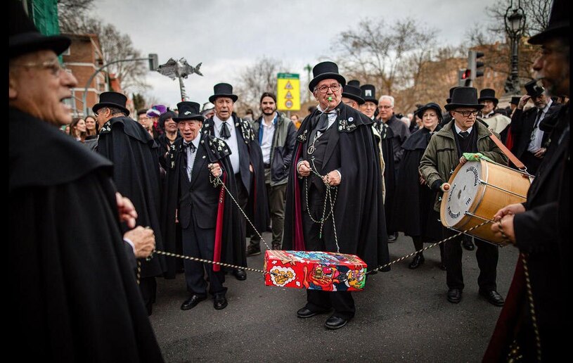 دیدنی های امروز؛ از روز ولنتاین تا جشنواره بهاره کارناوال "رژه تدفین ساردین"