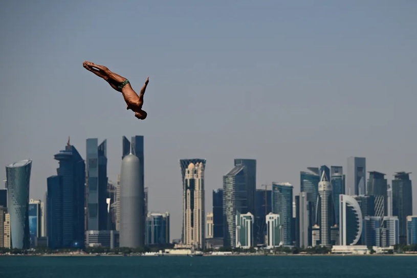 ویکتور اورتگا کلمبیایی در حال شیرجه از ارتفاع 27 متری 